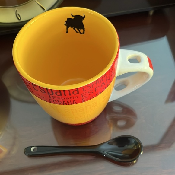 Toro ruckus coffee mug in excellent condition. - Picture 7 of 7